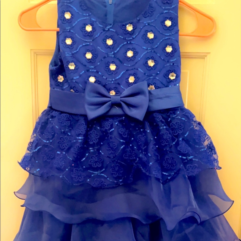 Royal blue dress. Only worn once for a natural pageant. Size 6. EUC.